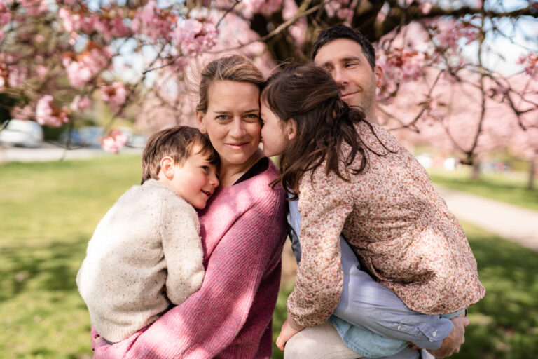 Familienshooting in der Kirschblüte