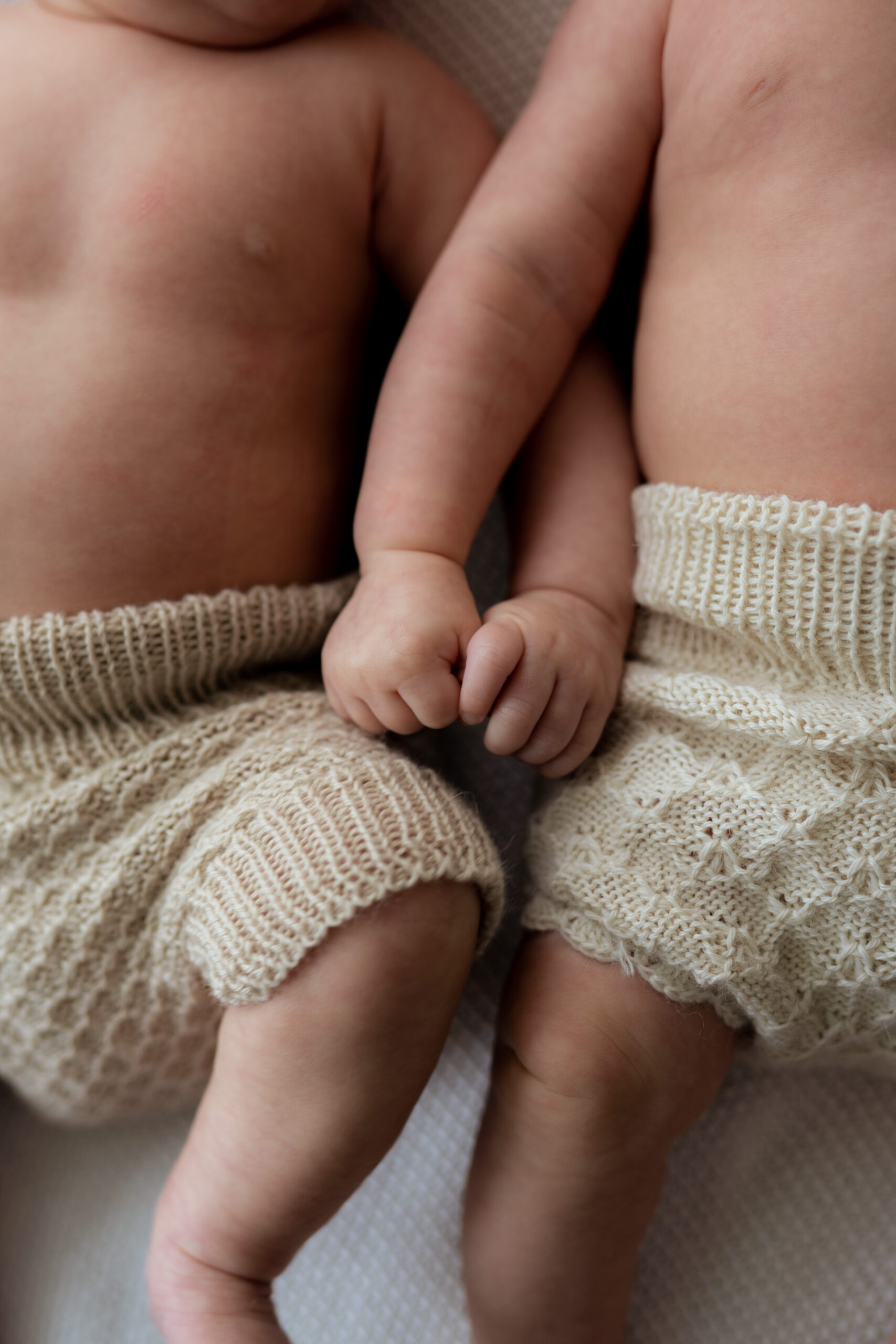 Julia Wer Fotografie Natürliche Fotos Fotografin Norderstedt Hamburg Norddeutschland Neugeborenenfotografie Homestudio Studio Natürliche Babyfotografie Familienfotografie Neugeborenenfotos Neugeborenenshooting Zwillinge