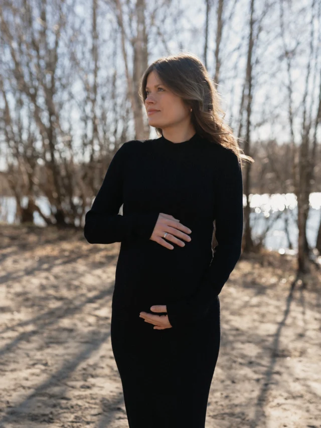 DEIN HERZSCHLAG IST MEIN GRÖSSTES GLÜCK

#babybauchfotos 
#preggo
#babybelly 
#outdoorshoot 
#availablelight 
#momtobe